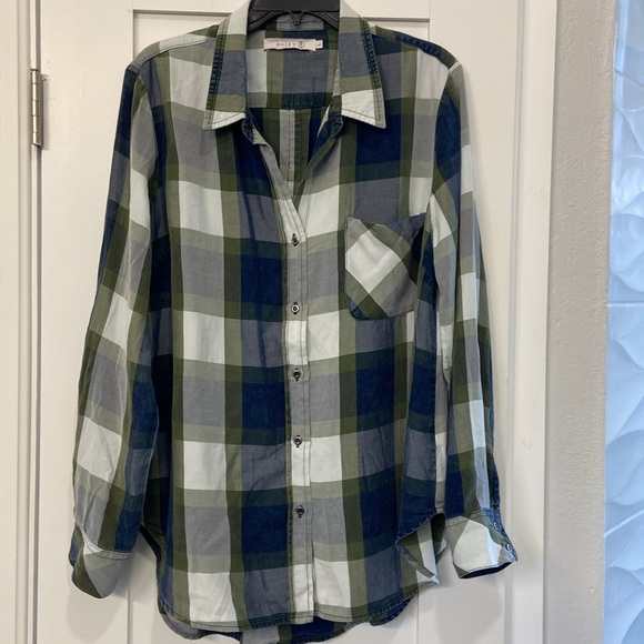 Billy T Tops - Luxuriously soft long sleeve button-down plaid shirt, Billy T brand, size L.